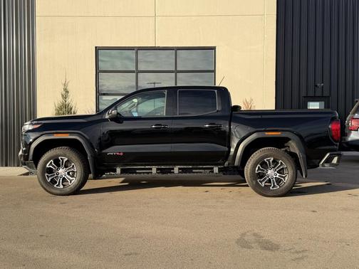 2024 GMC Canyon AT4