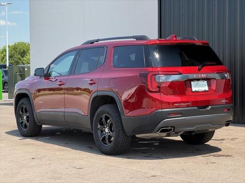 2023 GMC Acadia AWD AT4