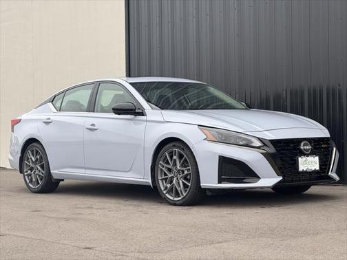 2023 Nissan Altima SR VC-Turbo FWD