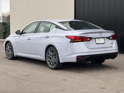 2023 Nissan Altima SR VC-Turbo FWD