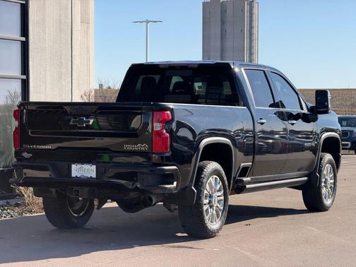 2022 Chevrolet Silverado 2500 High Country