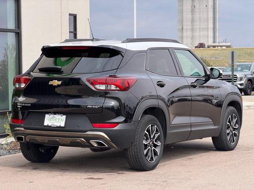 Mosaic Black Metallic 2021 Chevrolet Trailblazer ACTIV
