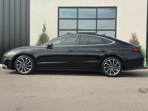 2022 Hyundai SONATA Limited