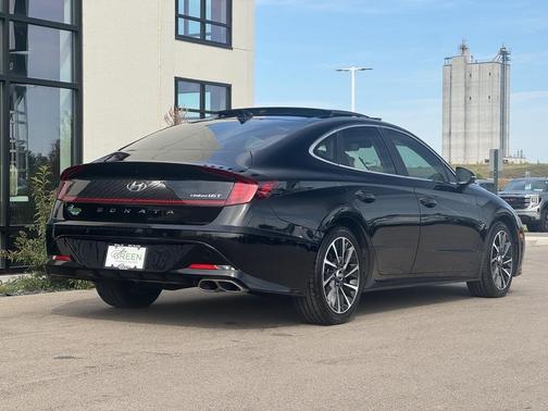2022 Hyundai SONATA Limited