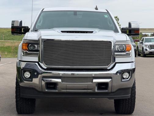 Summit White 2019 GMC Sierra 2500 SLT