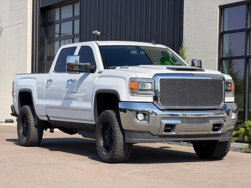 Summit White 2019 GMC Sierra 2500 SLT