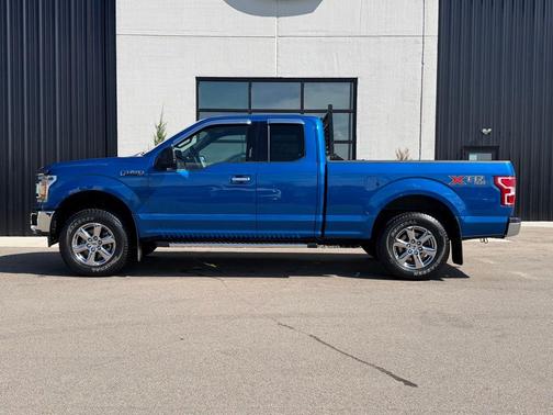 Blue 2018 Ford F-150 XLT