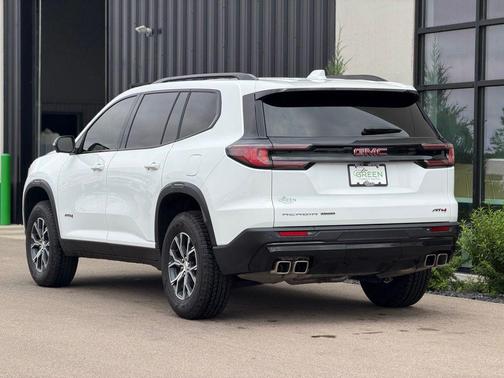 White 2024 GMC Acadia AT4