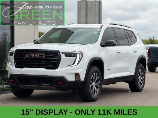White 2024 GMC Acadia AT4