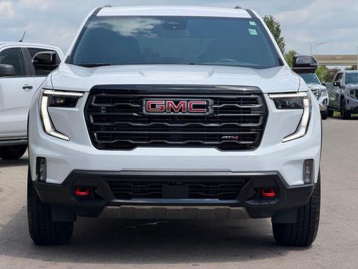 White 2024 GMC Acadia AT4