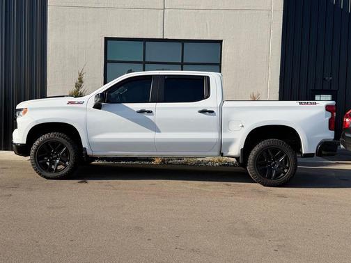 Summit White 2022 Chevrolet Silverado 1500 LT Trail Boss