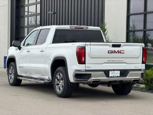 White Frost Tricoat 2021 GMC Sierra 1500 SLT