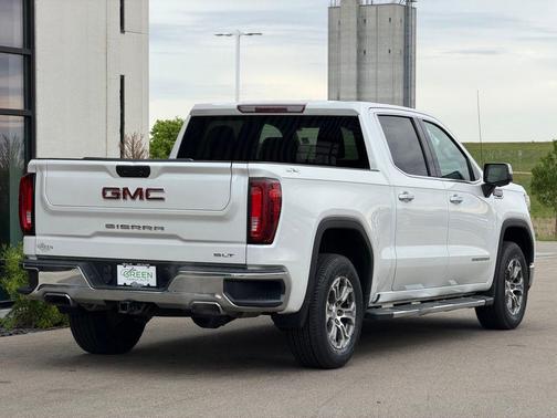 White Frost Tricoat 2021 GMC Sierra 1500 SLT