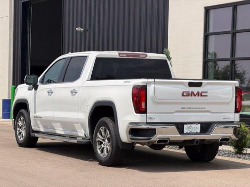White Frost Tricoat 2021 GMC Sierra 1500 SLT
