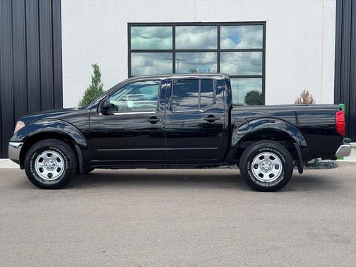 Super Black 2007 Nissan Frontier SE Crew Cab