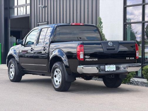 Super Black 2007 Nissan Frontier SE Crew Cab