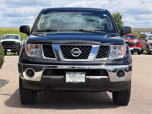 Super Black 2007 Nissan Frontier SE Crew Cab