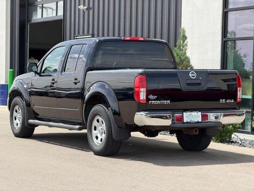 Super Black 2007 Nissan Frontier SE Crew Cab