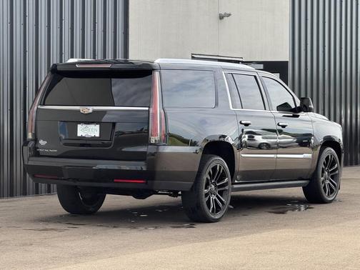 2018 Cadillac Escalade ESV Premium Luxury