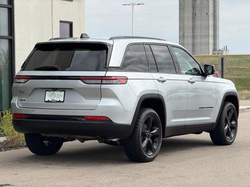 Silver Zynith 2023 Jeep Grand Cherokee Altitude