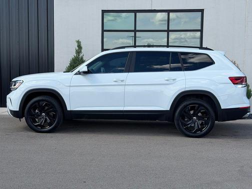 White 2021 Volkswagen Atlas 2.0T SE w/Technology 4MOTION