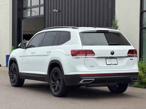 White 2021 Volkswagen Atlas 2.0T SE w/Technology 4MOTION
