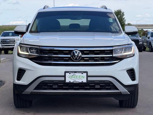 White 2021 Volkswagen Atlas 2.0T SE w/Technology 4MOTION