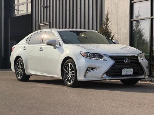 Eminent White Pearl 2017 Lexus ES 350 Base