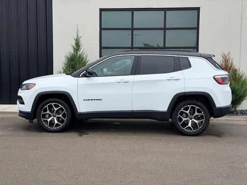 Bright White Clearcoat 2025 Jeep Compass Limited
