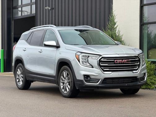 Quicksilver Metallic 2022 GMC Terrain SLT