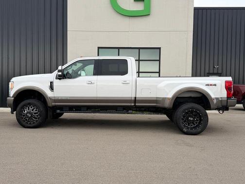 White 2018 Ford F-350 King Ranch