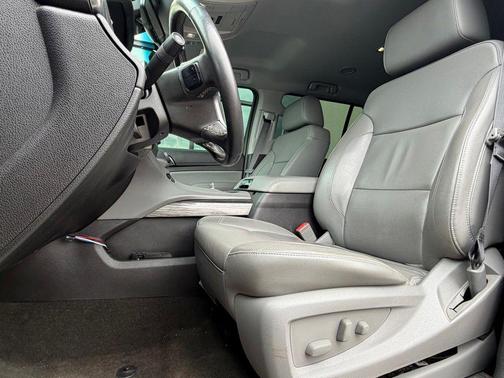 Black 2018 Chevrolet Suburban LT