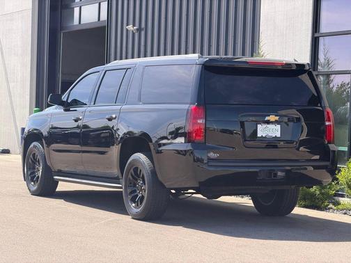 Black 2018 Chevrolet Suburban LT