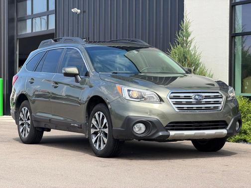 Wilderness Green Metallic 2015 Subaru Outback 2.5i Limited
