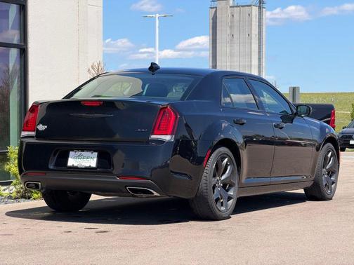 Gloss Black 2023 Chrysler 300 Touring