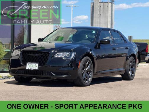 Gloss Black 2023 Chrysler 300 Touring