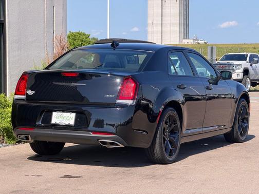 Gloss Black 2023 Chrysler 300 Touring