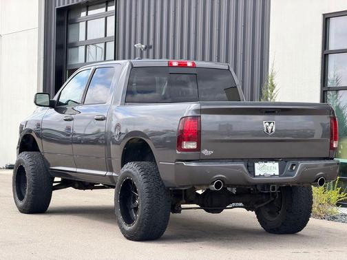 Granite Crystal Metallic Clearcoat 2017 RAM 1500 Sport