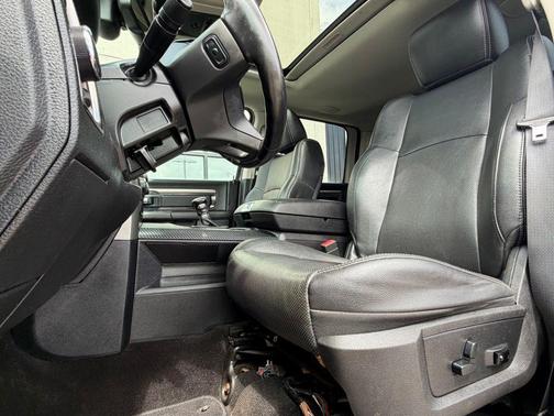 Granite Crystal Metallic Clearcoat 2017 RAM 1500 Sport