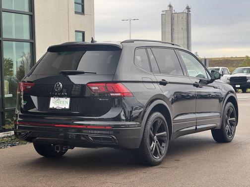 2024 Volkswagen Tiguan 2.0T SE R-Line Black 4MOTION
