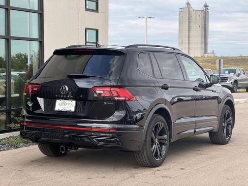 2024 Volkswagen Tiguan 2.0T SE R-Line Black 4MOTION