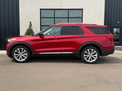 Rapid Red Metallic Tinted Clearcoat 2023 Ford Explorer Platinum