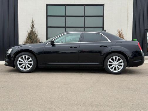2015 Chrysler 300 Limited