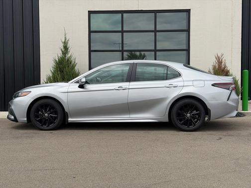 Gray 2024 Toyota Camry SE