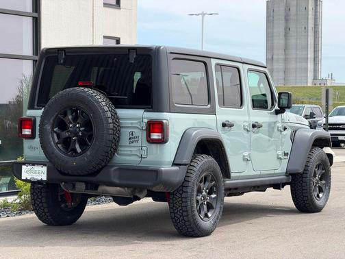 Earl Clearcoat 2023 Jeep Wrangler Willys
