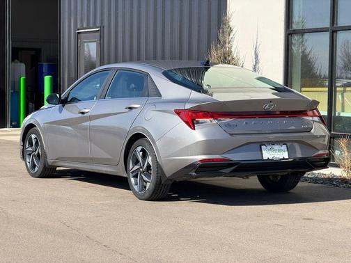 2023 Hyundai ELANTRA Limited