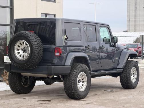 2016 Jeep Wrangler Unlimited Sahara