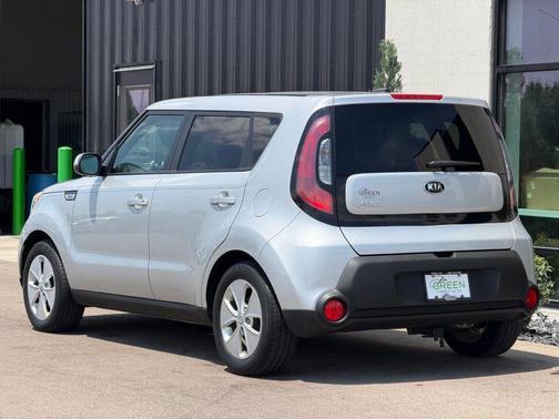 Bright Silver 2016 Kia Soul Base