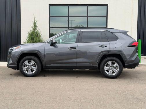 Magnetic Gray Metallic 2022 Toyota RAV4 Hybrid XLE