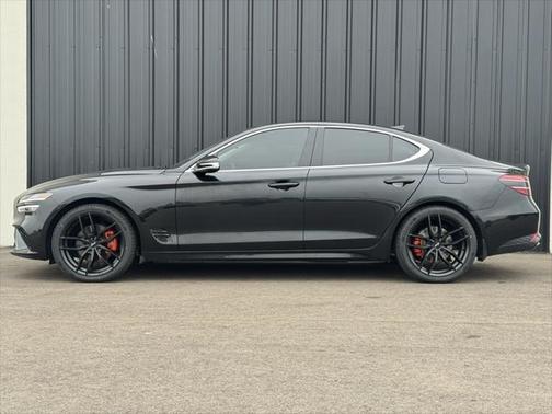 2022 Genesis G70 2.0T AWD
